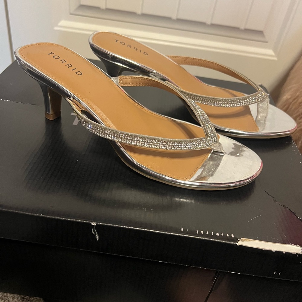 Torrid Silver and Rhinestone Kitten Heel Brand New 10